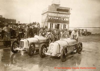 1927 14-15 08 Meeting du 1er GP Paris 24 h. Linas-Montlhéry. Course des 1100, Amilcar MCO GH, 1er Martin n°14 et Morel 2ème MCO étroit, n°12. Course des Dames, Junek-Bugatti 2300