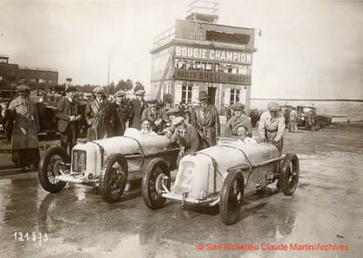 1927 14-15 08 Meeting du 1er GP de Paris de 24 h. Linas-Montlhéry. Course des 1100, Amilcar MCO GH, 1er Martin n°14 et Morel 2ème MCO étroit, n°12. Course des Dames