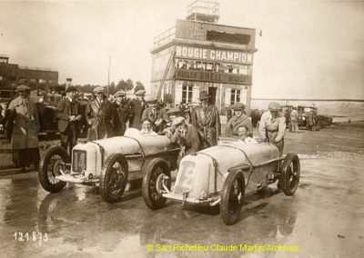 1927 14-15 08 le 1er GP de Paris de 24 h. à Linas-Montlhéry. Course des 1100 ; Amilcar MCO GH 1er Martin n°14 et 2ème Morel MCO étroit n°12. Junek-Bugatti 2300cc. 4